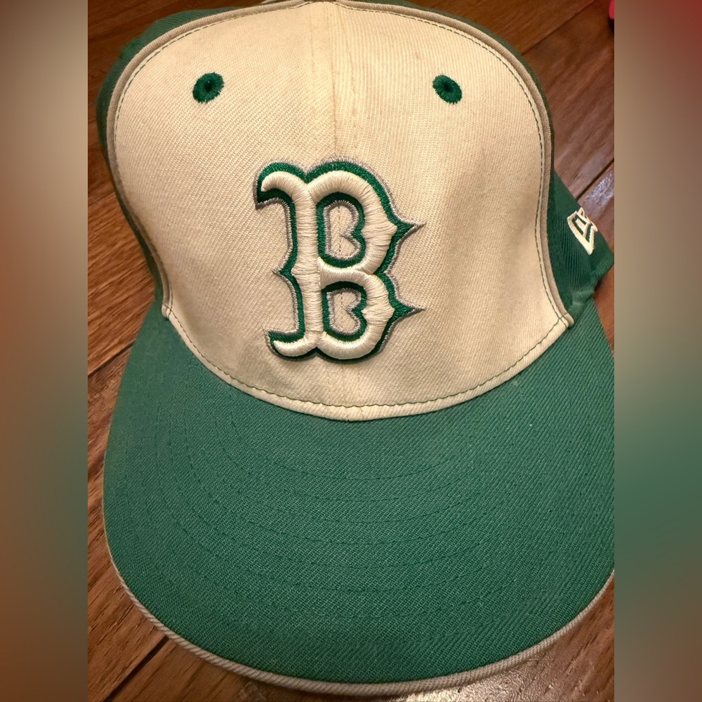 New Era 59Fifty Boston Red Sox Green White Logo Fitted Hat (Size 7 1/4, 57.7 cm)